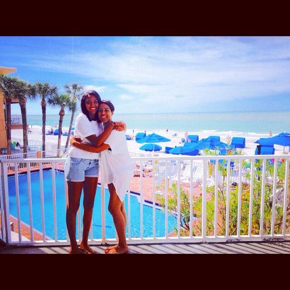 Meet your Posher, T - Picture 1 of 1